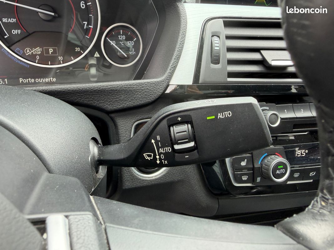 BMW SERIE 3 F30 LCI 318i 2.0L 136 ch M Sport A / TOIT OUVRANT / CUIR / TETE HAUTE (image 42)