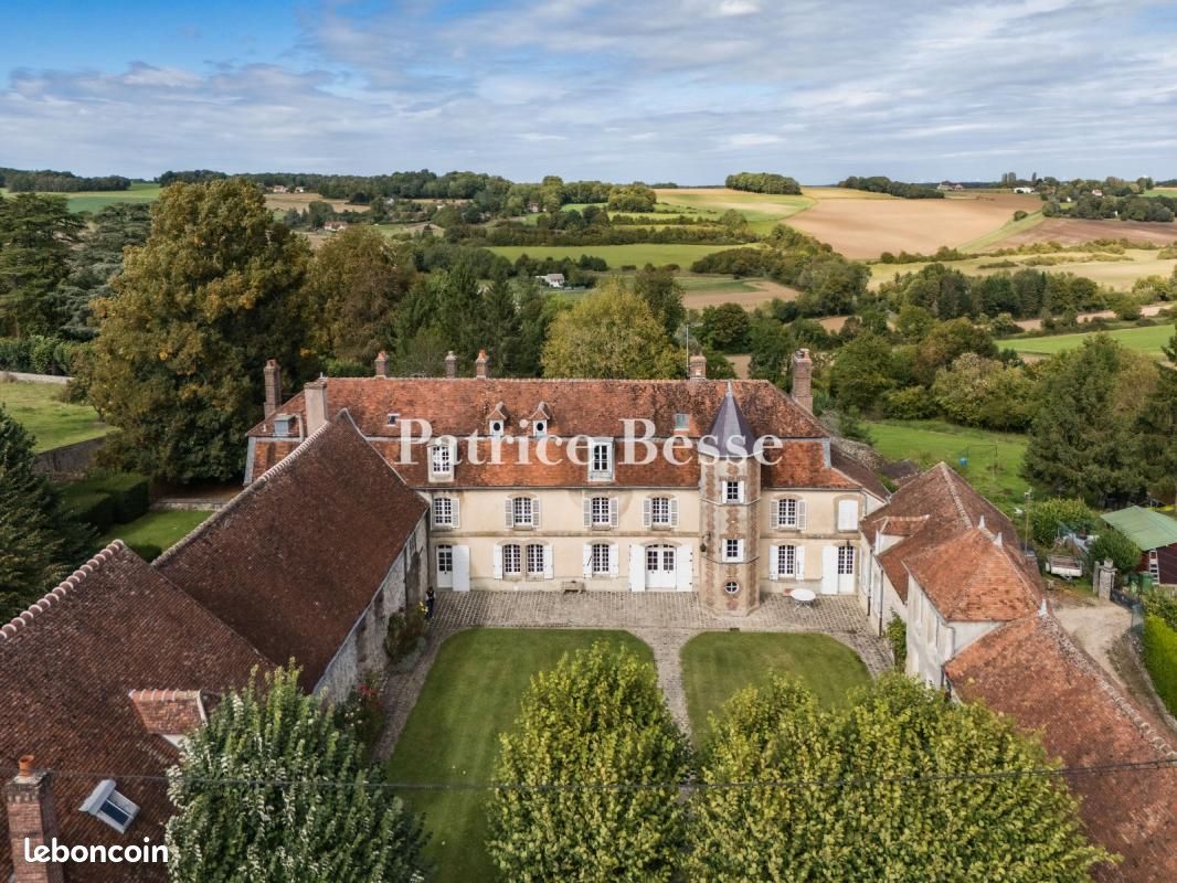 Maison 12 pièces 1200 m² · à La Chapelle-Moutils · 1 200 m² · 780 000 €