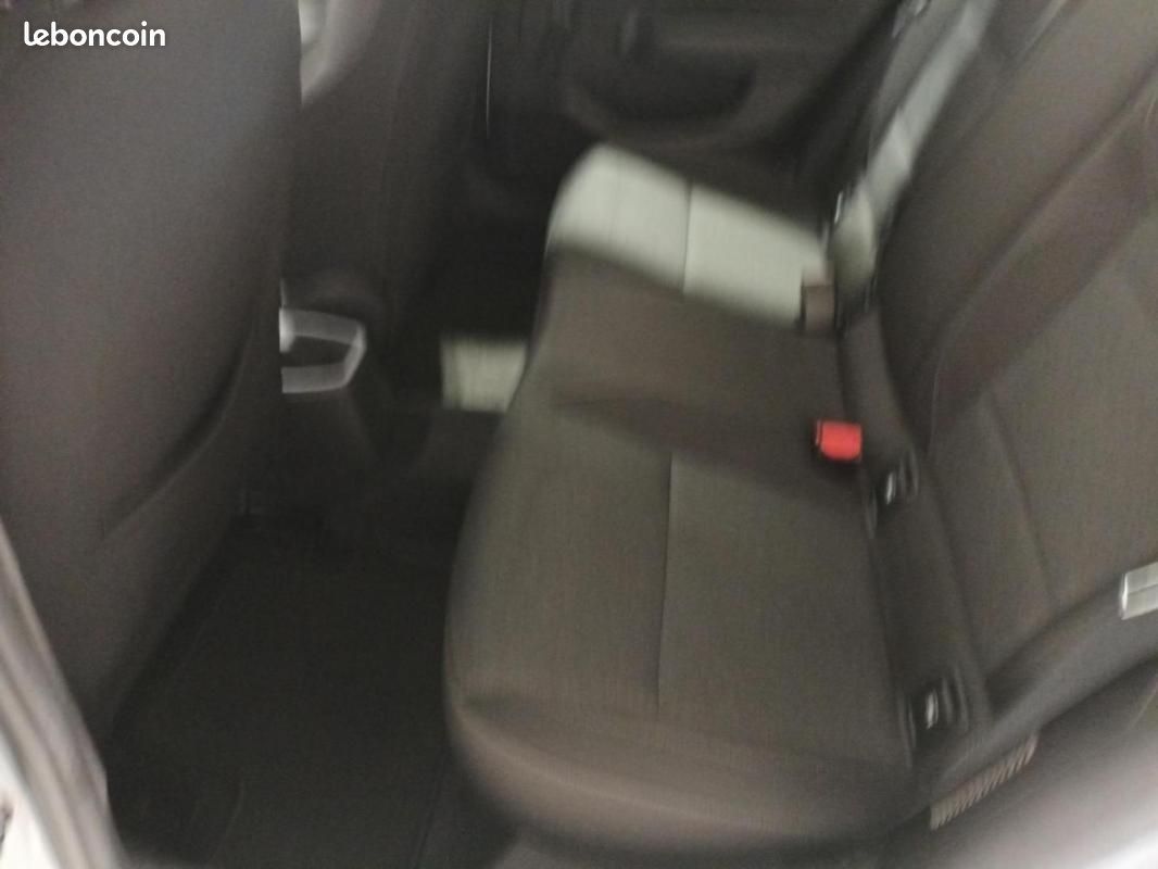 Renault Clio V E-Tech 140 - 21N Business (image 8)