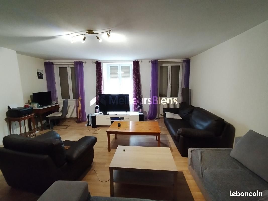 Maison 6 pièces 200 m² · à Bourbonne-les-Bains · 200 m² · 74 000 €