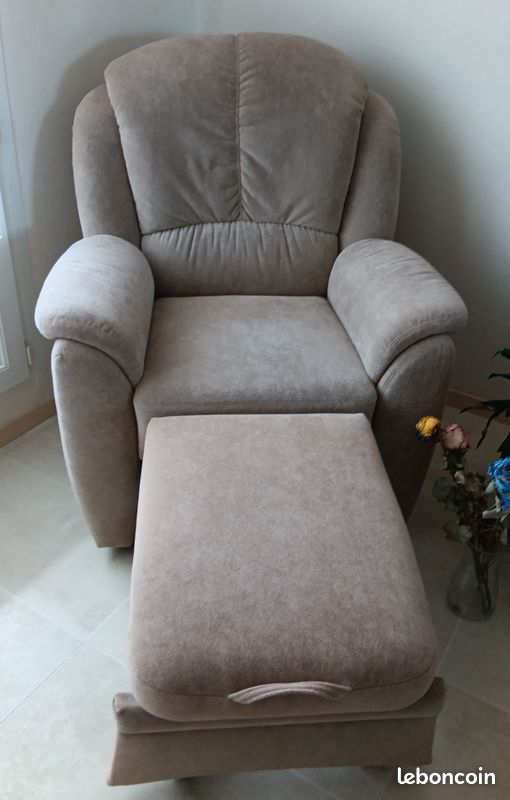Canapé 2 places + fauteuil 1 place avec repose-pieds – Neuf (2024) (image 3)