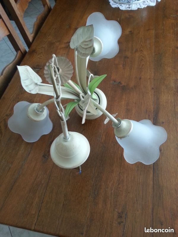 Lustre fleuri (image 1)