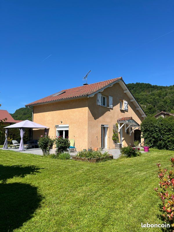 Maison 4 pièces 99 m² · à Saint-Aupre · 99 m² · 355 000 €