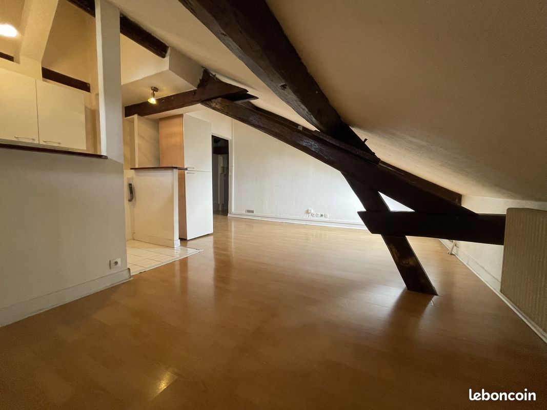 Appartement a louer - 2 pièce(s) - 37 m2 - Surfyn