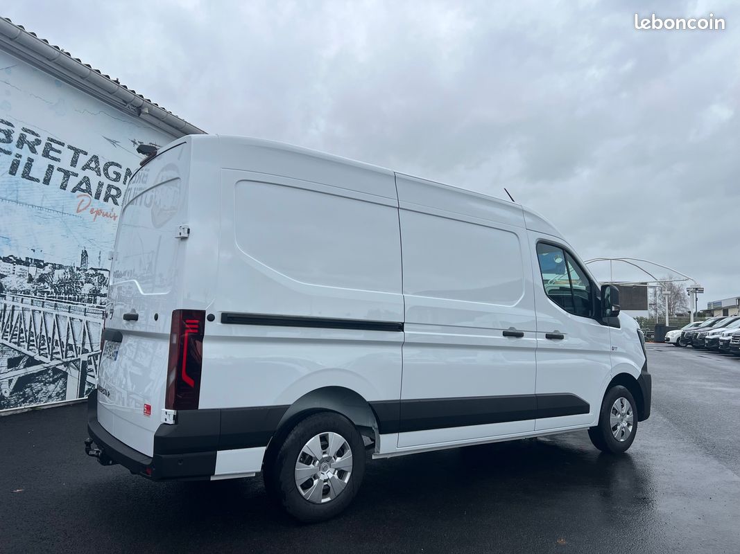 35450 ht Nissan Interstar L2H2 170 BVA9 Tekna 3.5T + kit bois (image 4)