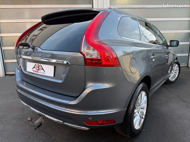VOLVO XC60 2.0 D 150Ch SUMMUM BVA 1ERE MAIN / CUIR / TOIT OUVRANT / SIÈGES CHAUFFANT / ATTELAGE / GPS (image 2)