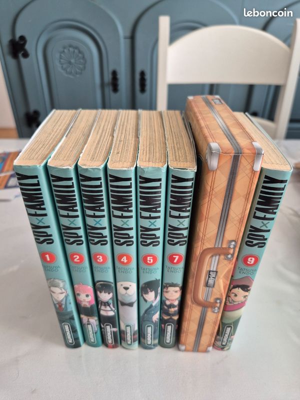 Mangas Spy x Family tomes 1 à 9 dont le tome 8 collector (image 1)