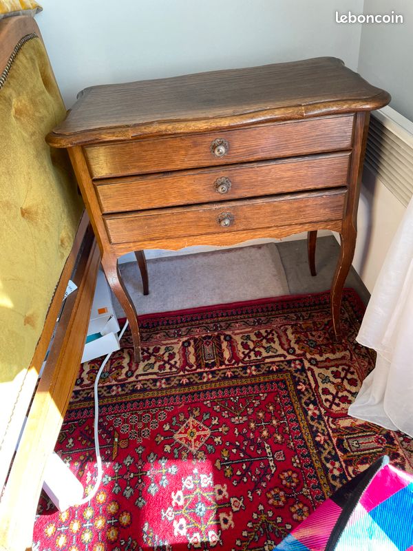 Petite table a 3 tiroirs (image 2)