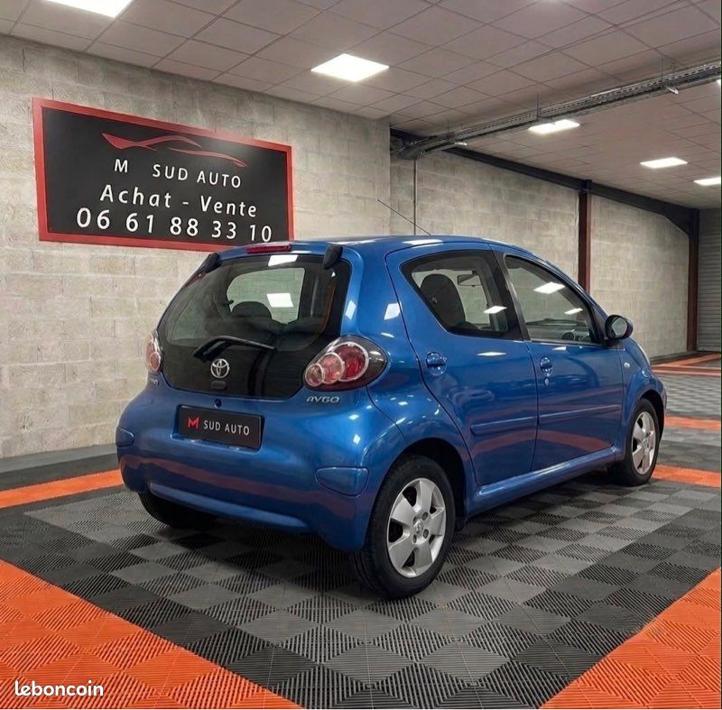 Toyota Aygo 1.0 Boite Automatique CarPlay en Option (image 3)