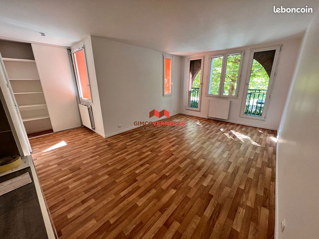 Appartement 1 pièce 35 m² · à Guyancourt · 35 m² · 842 €/mois