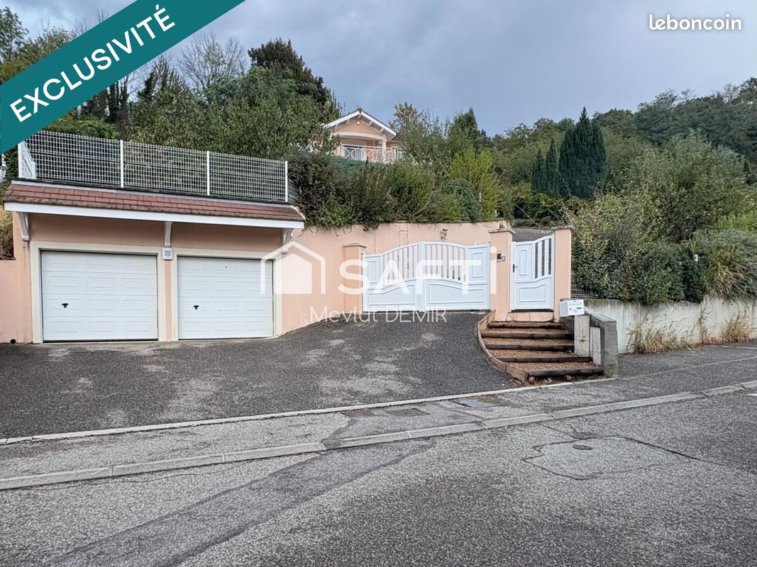 Maison 5 pièces 157 m² · à Bourgoin-Jallieu · 157 m² · 540 000 €