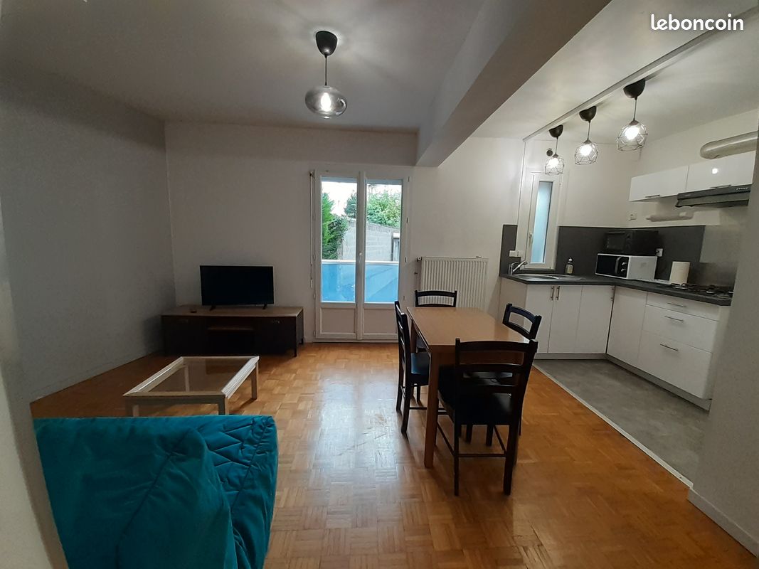 Appartement 1 pièce 28 m² · à Clermont-Ferrand · 28 m² · 490 €