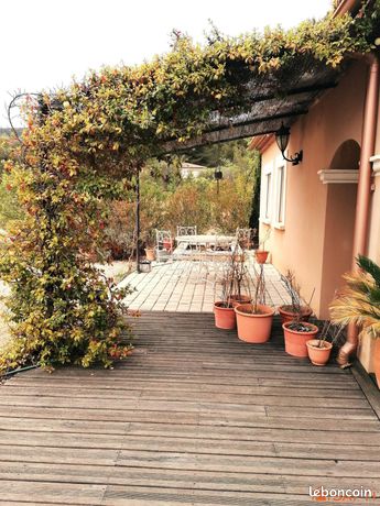 Propriété 6 pièces 200 m²