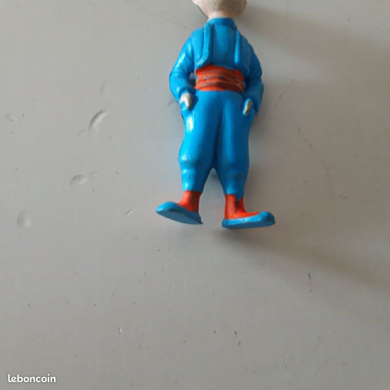 Figurine PVC Vintage BELVISON ESSO Tintin : Le Capitaine Rouge (Hergé) - Monochrome, état Comme Neuf