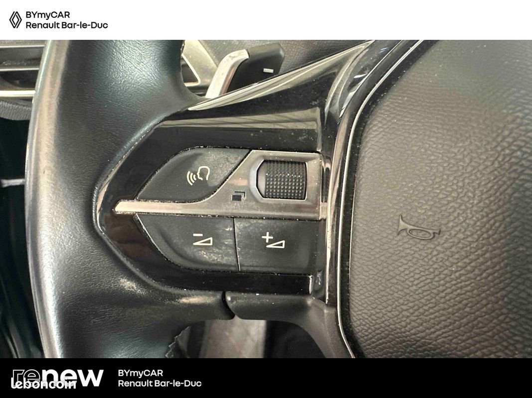 PEUGEOT 5008 PureTech 130ch S&S EAT8 Allure (image 19)