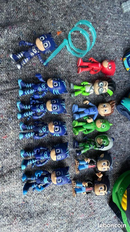 Grand Lot Pyjamasques Hasbro - QG, Fusée HQ, Camion, Véhicules et 12 Figurines (image 10)