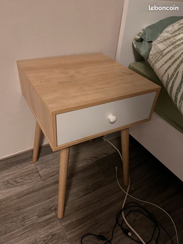Table de nuit IKEA (image 3)