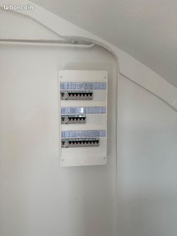 https://img.leboncoin.fr/api/v1/lbcpb1/images/b8/c2/33/b8c23356753c12106ba92908fd4b500c2802fef3.jpg?rule=ad-image