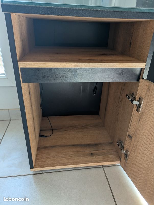 Vends aquarium colonne 175l (image 2)