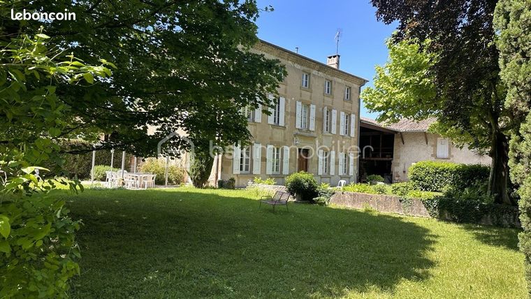 Ferme 8 pièces 240 m²