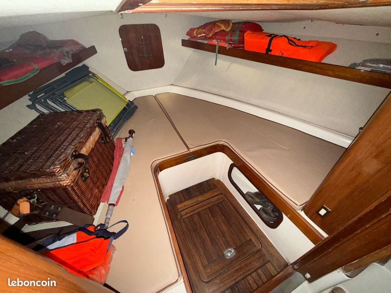 Vedette Bertram Riva 25 Flybridge (image 4)