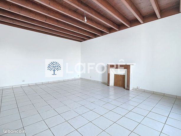 https://img.leboncoin.fr/api/v1/lbcpb1/images/b8/c3/bd/b8c3bd7e231a41fb331397a5683335154f09ad5c.jpg?rule=ad-image