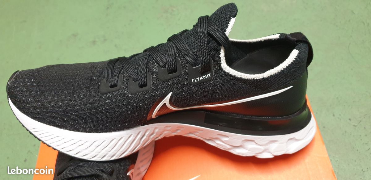 Nike React Flyknit noir/blanc – Pointure 43 (image 2)