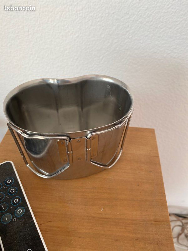 Gourde militaire avec son quart (image 3)