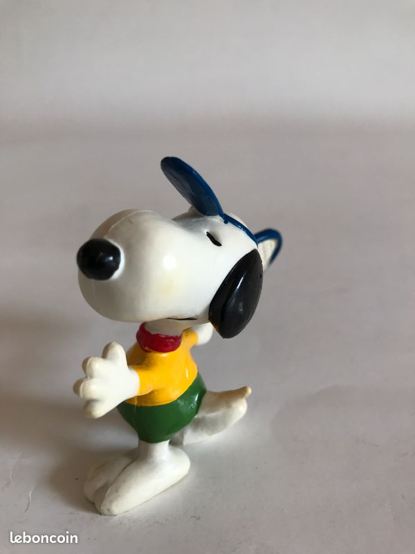 Figurine Snoopy au tennis hauteur 7cm (image 2)