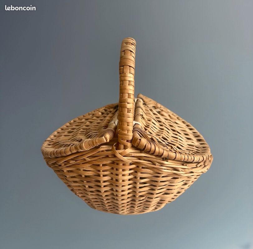 JOLI ANCIEN PETIT PANIER OSIER TRESSE pour PETITE FILLE CUEILLETTE FRAISES D