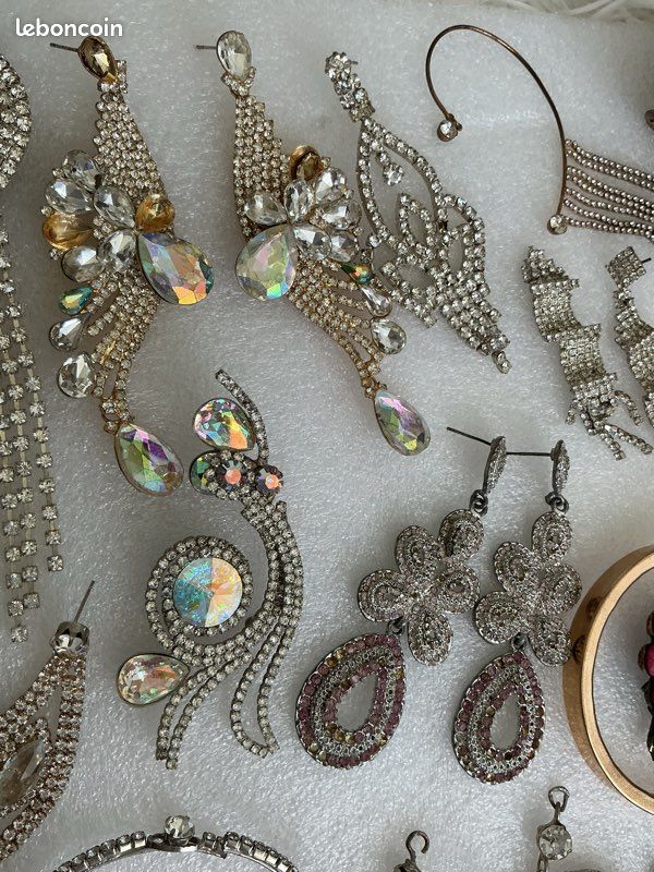 Lot De Bijoux Vintage Cuir Et Laiton – À Restaurer Ou à Porter (lbb0266)