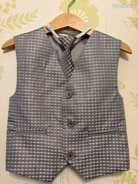 Costume 4 pièces enfant 4 ans (image 4)
