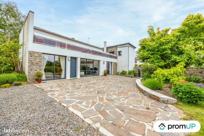 Maison 7 pièces 286 m²
