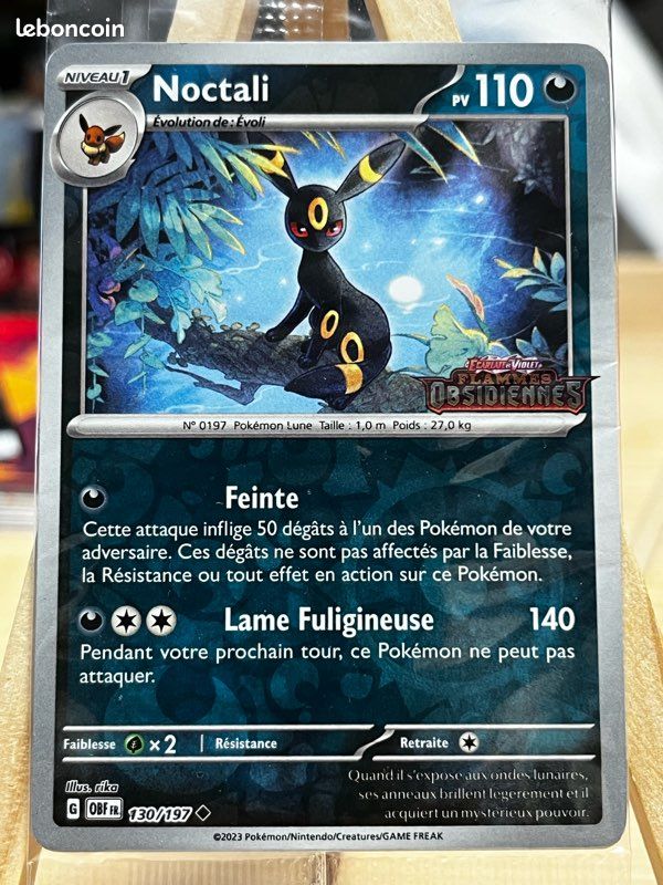 Carte Pokémon Noctali Stamped 130/197 Écarlate & Violet PCA 9,5 – 2023 - Collection Carte Pokémon Noctali Stamped 130/197 Écarlate & Violet PCA 9,5 – 2023 - Collection