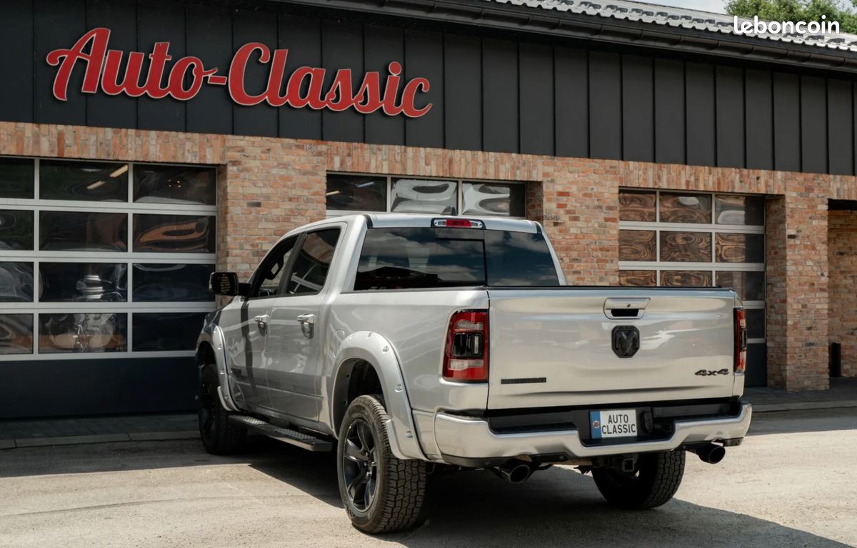 Dodge RAM 1500 Big Horn Crew Cab 5.7 V8 HEMI 4x4 – 399 CH – 108.195 km (image 6)