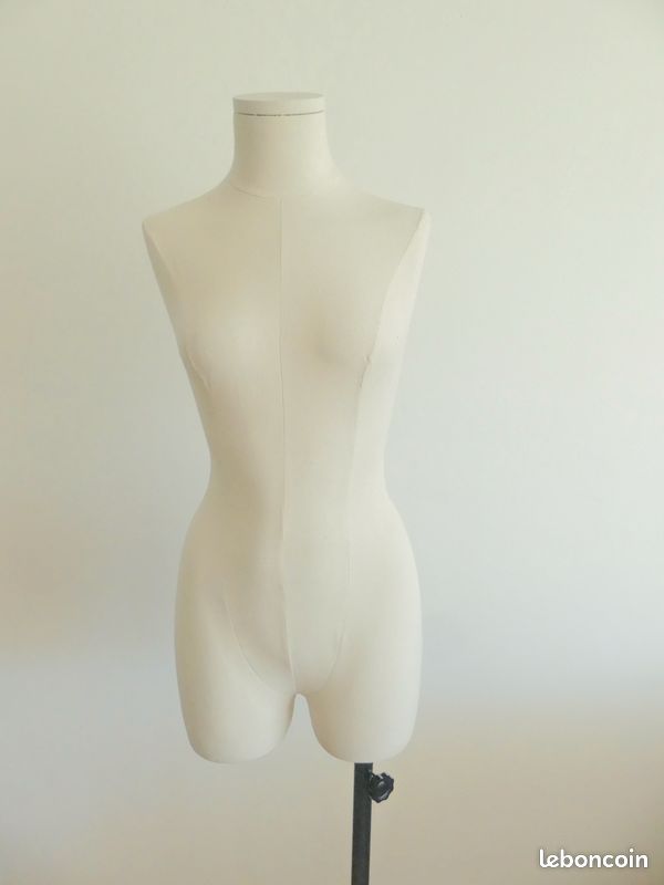 Mannequin de couture sur pied en fonte (image 1)