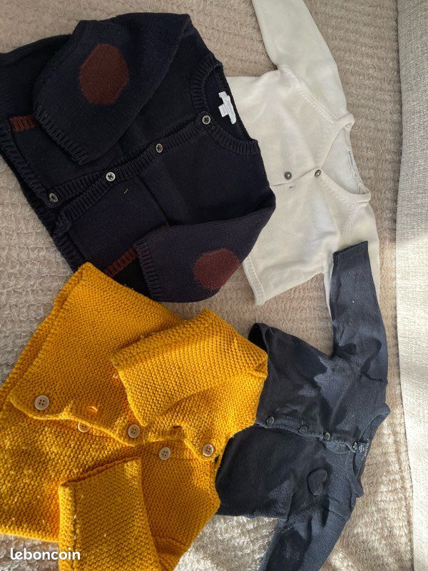 Gilet fille taille 3 mois (image 1)