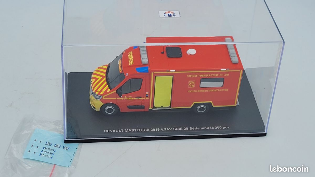 MINIATURE POMPIERS 1/43 VSAV Renault Master SDIS 77 Alerte 0143 EUR 90