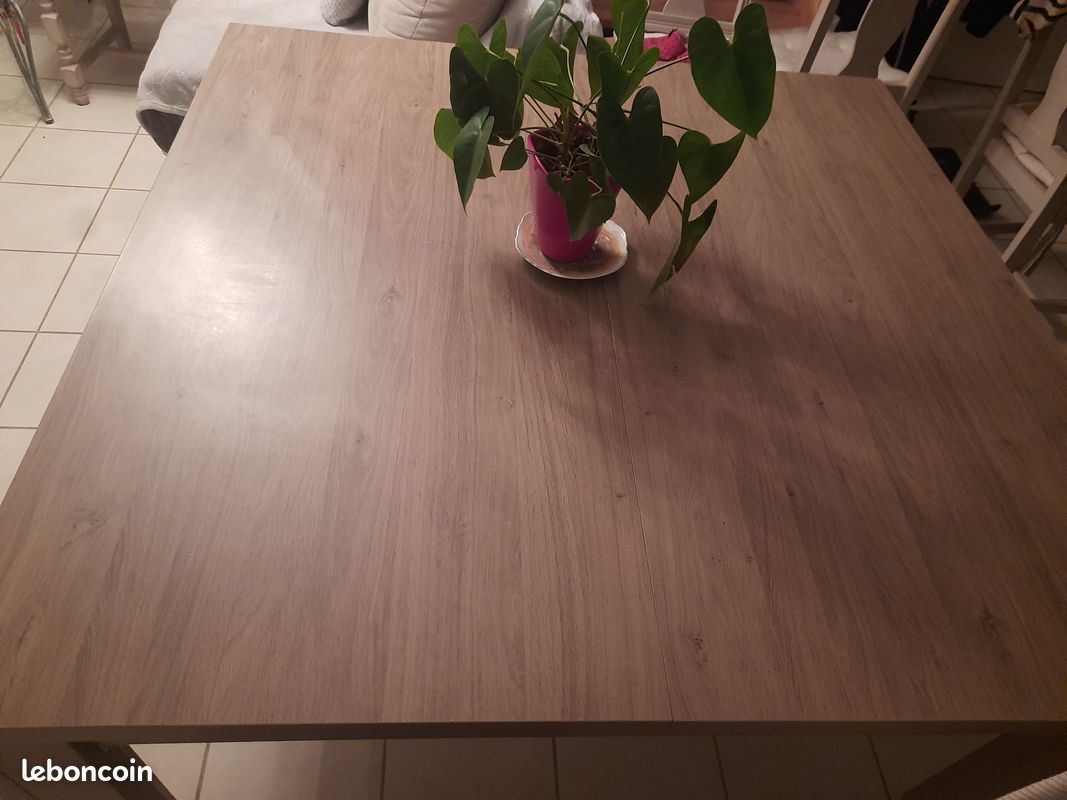 Grande table carrée (image 3)