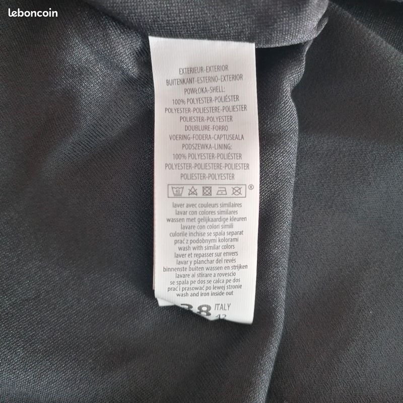 Robe noire avec doublure neuve T. 38 (image 7)
