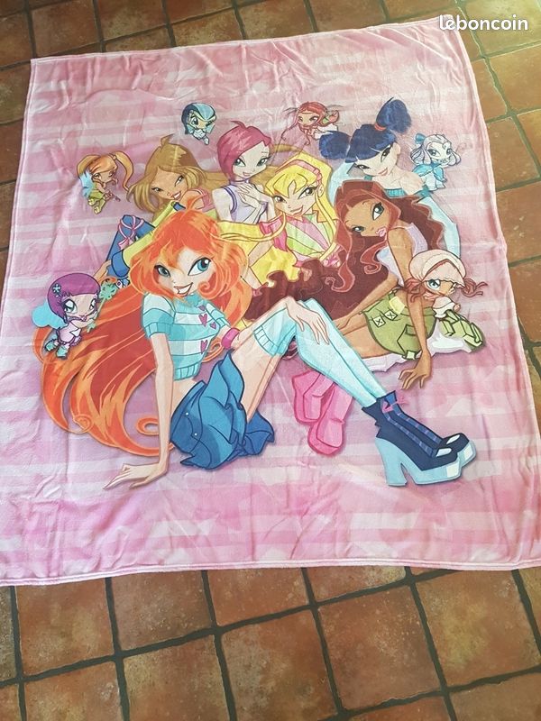 Couverture légère Plaid Personnages Winx (image 1)