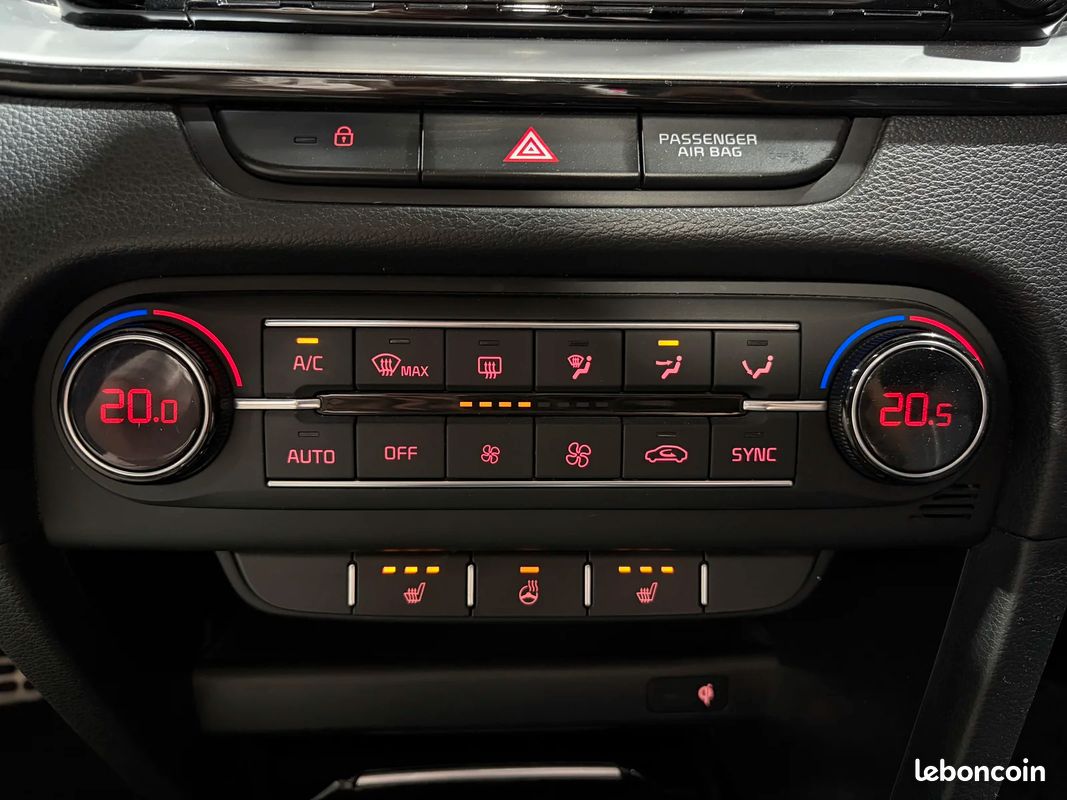 Kia CEED 1.4 140 GT Line Premium FULL ENTRETIEN KIA / TOIT OUVRANT / VOLANT CHAUFFANT (image 22)