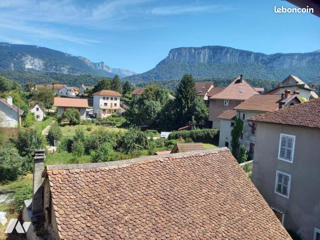 Maison 7 pièces 217 m² · à Entre-Deux-Guiers · 217 m² · 185 000 €