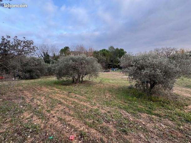 Terrain 1060 m² Aix-en-Provence