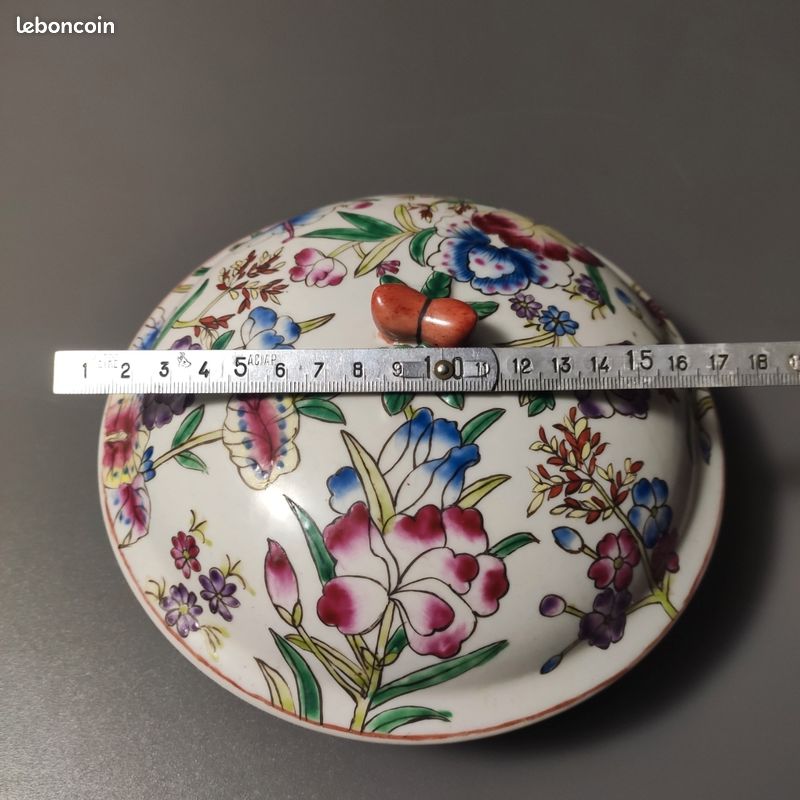 Boîte couverte ancienne en porcelaine polychrome - Décor Floral - Style Famille Rose (image 12)