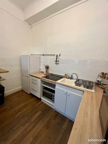 Appartement à louer - Hypercentre Lyon 1 - 2 pièces - Metro A — 2