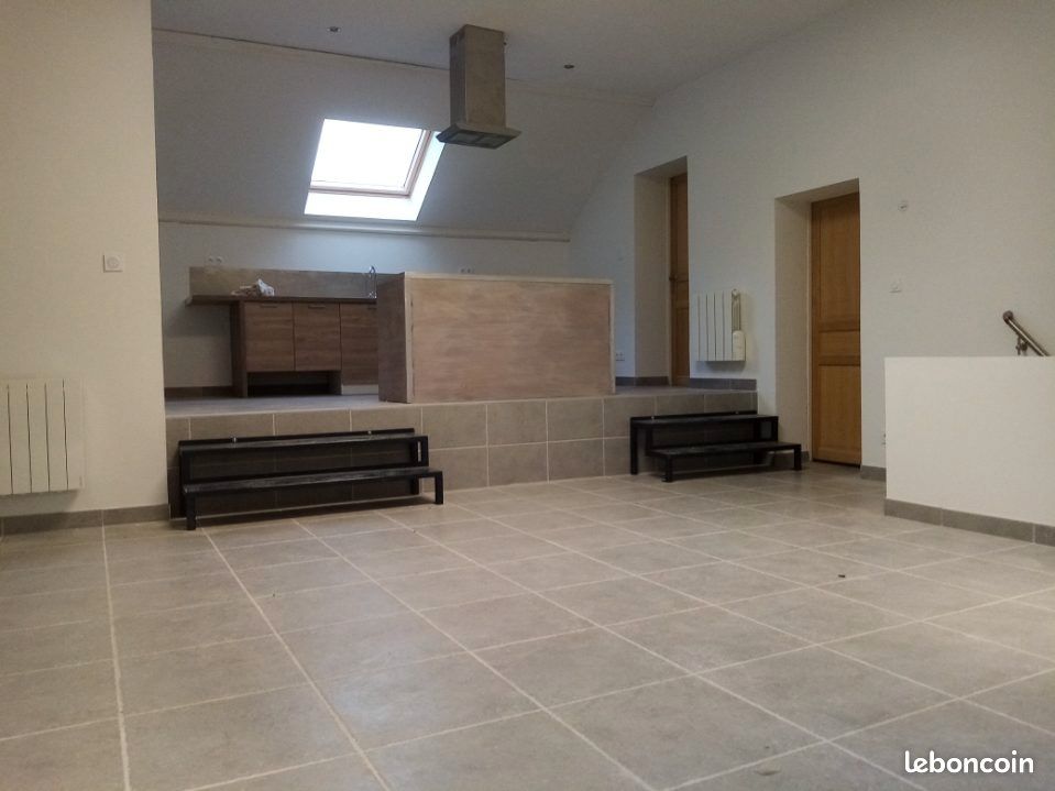 Appartement 3 pièces 80 m² · à Bogny-sur-Meuse · 80 m² · 450 €