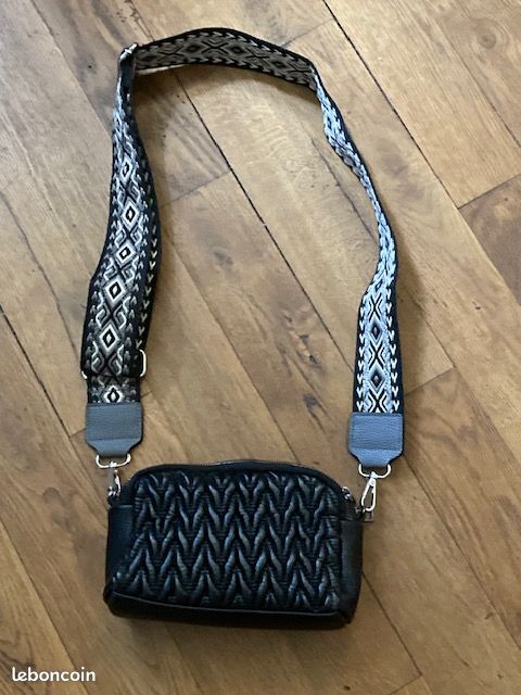 Petit sac noir très chic (image 1)