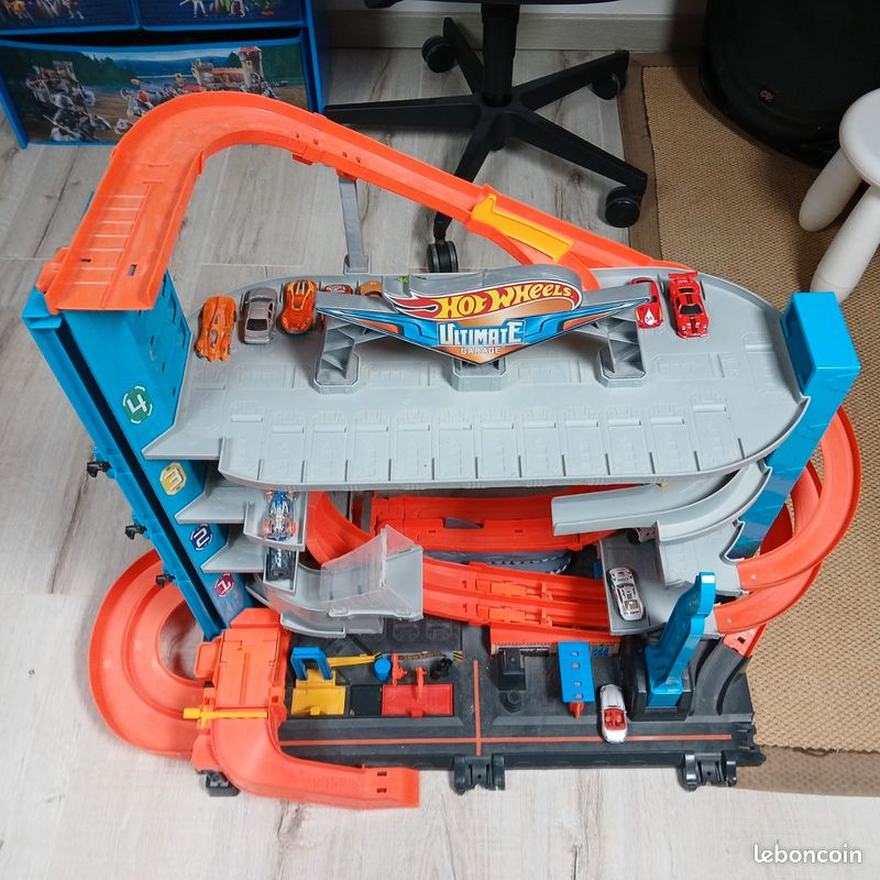 Hot Wheels Cty Ultmate Garage - Poor Box | Hot wheels, Pstas de