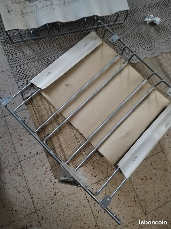 Porte verre suspendu (image 3)